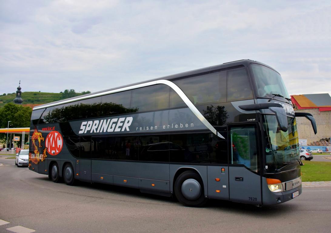 Setra S 431 DT von Springer Reisen aus AT 2018 in Krems gesehen.