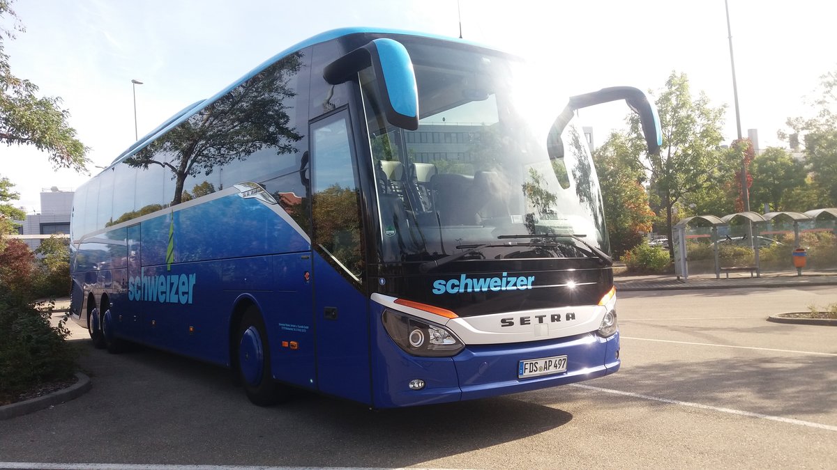 Setra S 517 HD Schweizer-Reisen aus Waldachtal in Sindelfingen-Parkplatz
