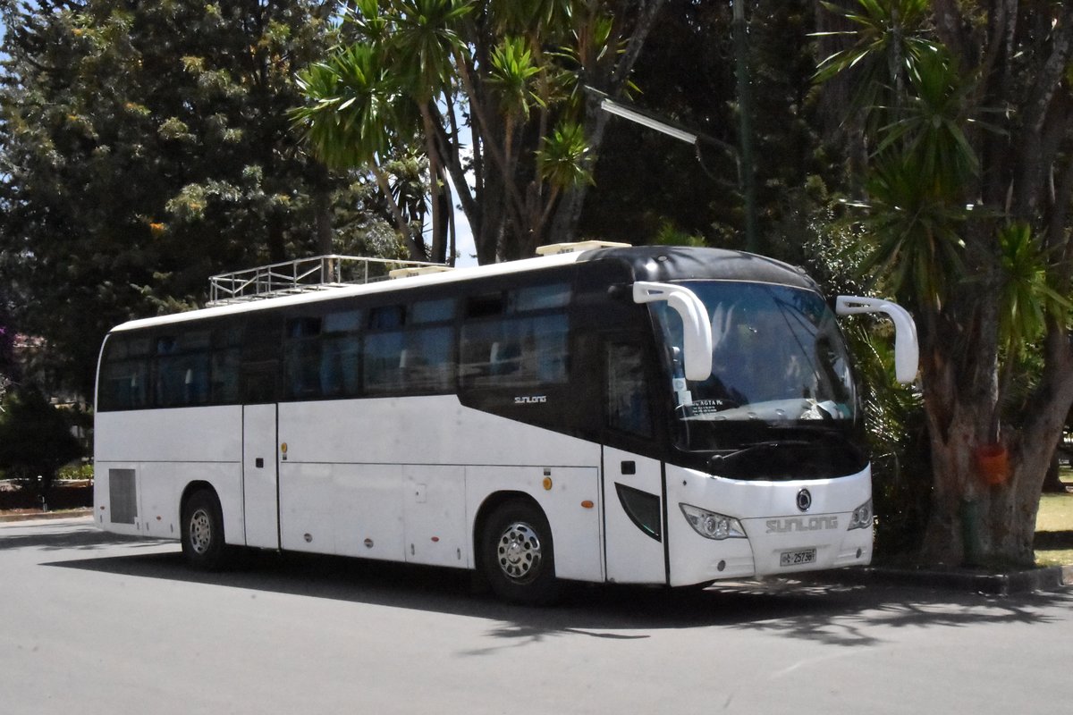 SUNLONG Reisebus in Addis Abeba 03/2019.