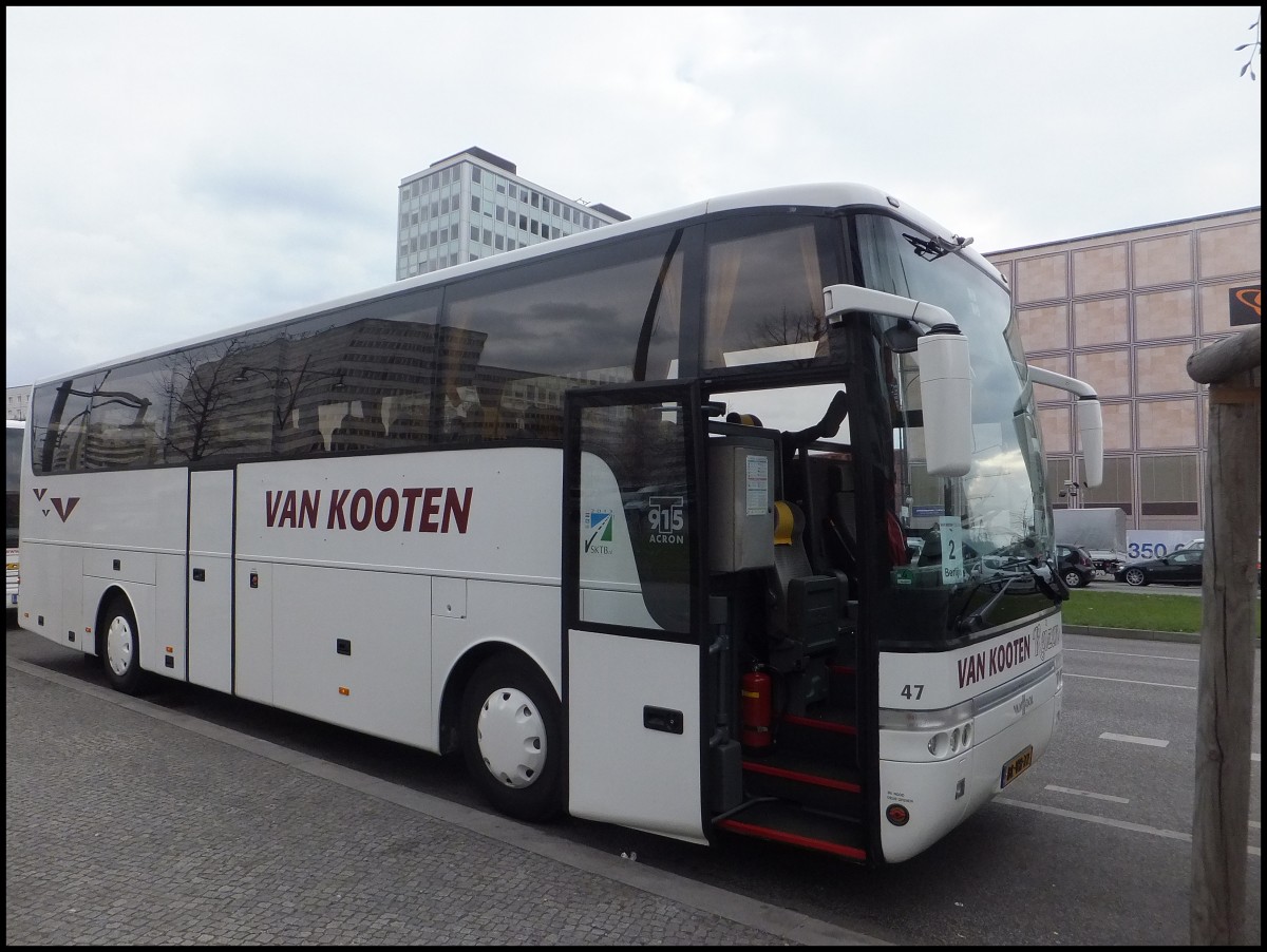 Van Hool T915 von Van Kooten aus den Niederlanden in Berlin.