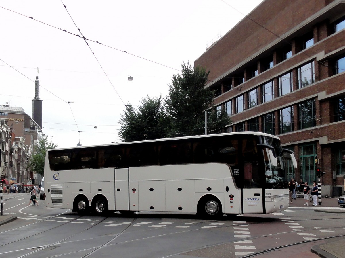Van Hool T916 im Juli 2014 in Amsterdam gesehen.