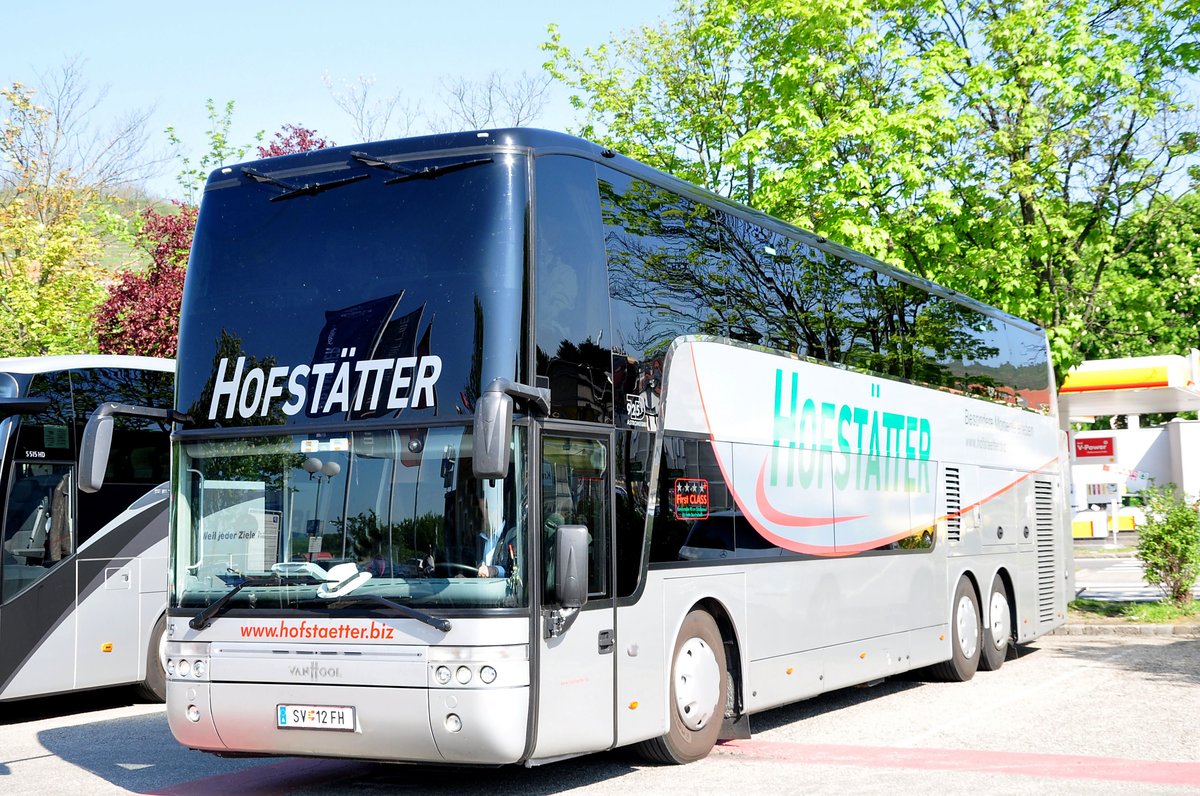 Van Hool TD925 Astromega von Hofsttter Reisen aus sterreich in Krems gesehen.