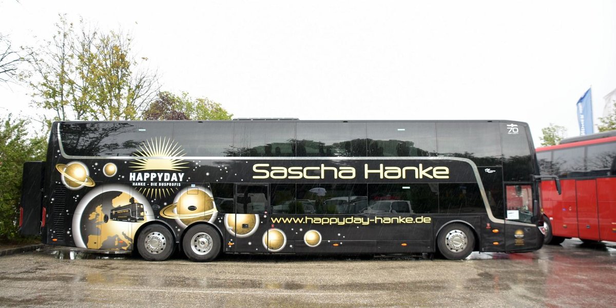 Van Hool TX27 Astromega von Sascha Hanke Reisen aus der BRD im Mai 2018 in Krems.