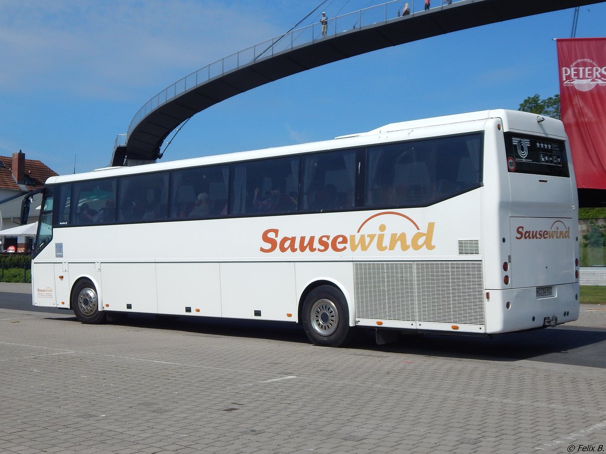 VDL Bova Futura von Sausewind aus Deutschland im Stadthafen Sassnitz.