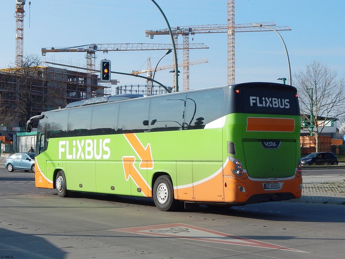 VDL Futura von Flixbus/GMF sp. z o.o. aus Polen in Berlin.