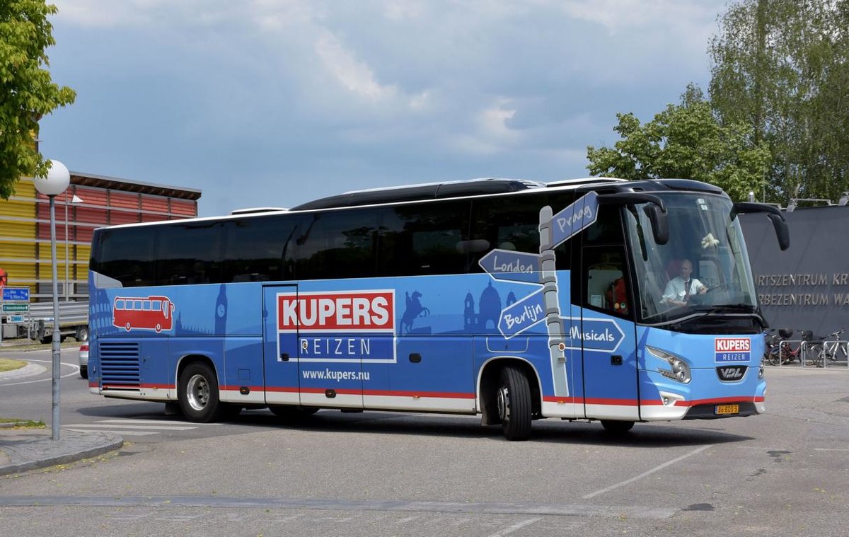 VDL Futura von KUPERS Reisen.nl in Krems.