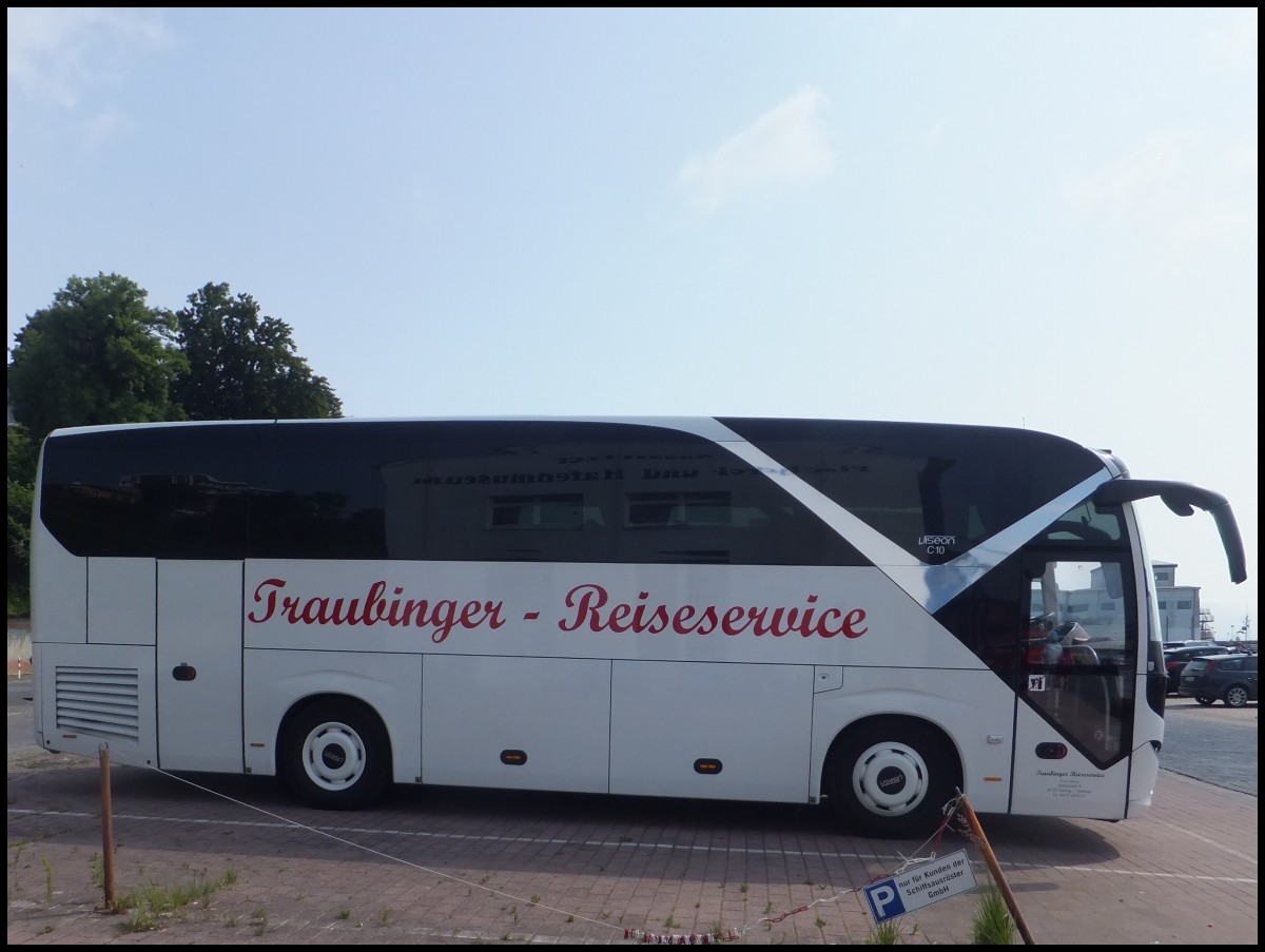 Viseon C10 vom Traubinger Reiseservice aus Deutschland im Stadthafen Sassnitz.