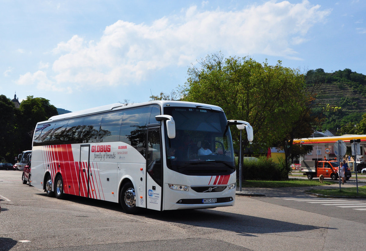 Volvo 9700 von Global Travel Hungary in Krems gesehen.