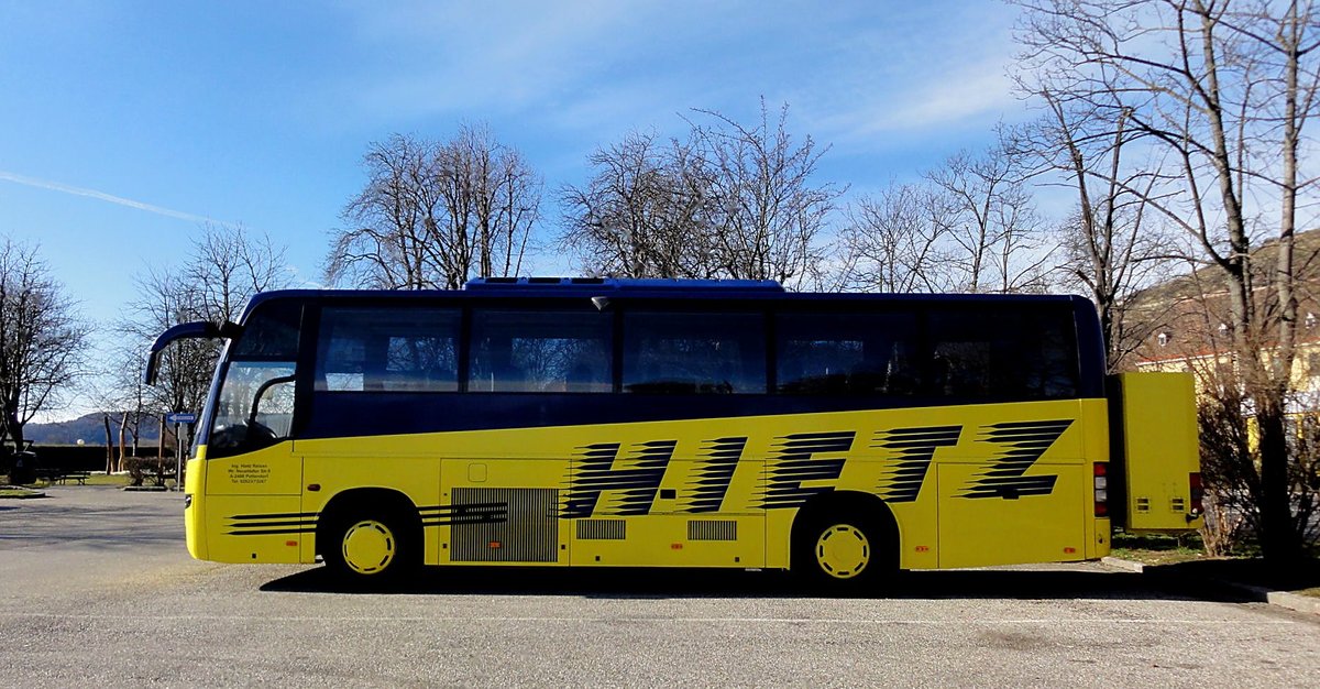 Volvo 9700 von Hietz Reisen aus sterreich in Krems gesehen.