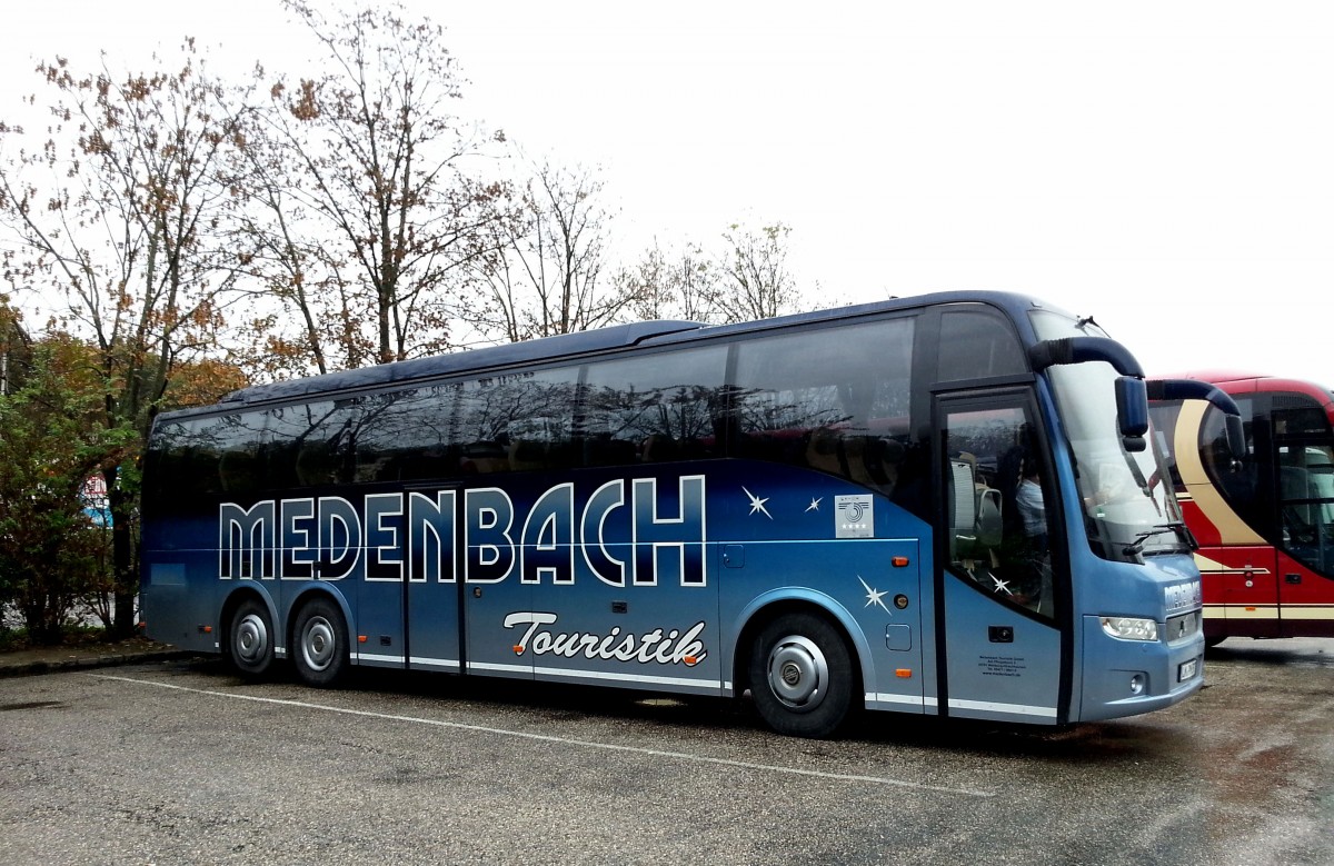 VOLVO 9700 von der Medenbachn Touristik aus der BRD am 1.10.2014 in Krems.