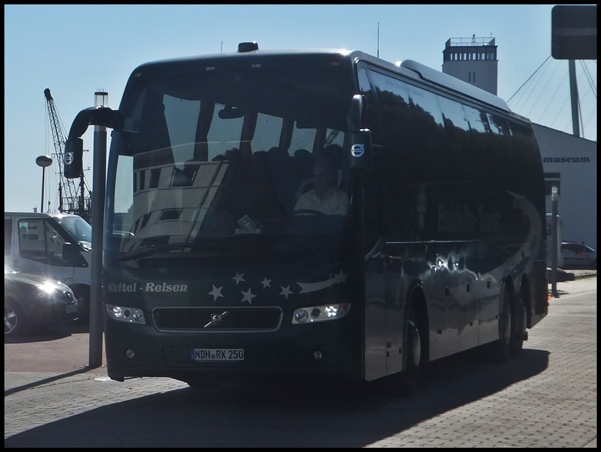 Volvo 9900 von Keitel-Reisen aus Deutschland im Stadthafen Sassnitz.
