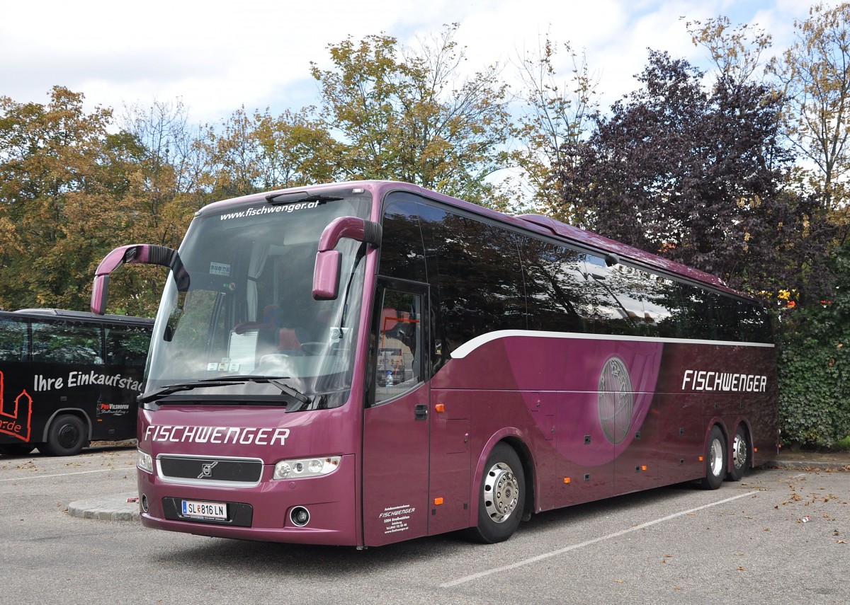 VOLVO 9900 Prestige vom Autobusbetrieb FISCHWENGER aus sterreich im September 2013 in Krems.