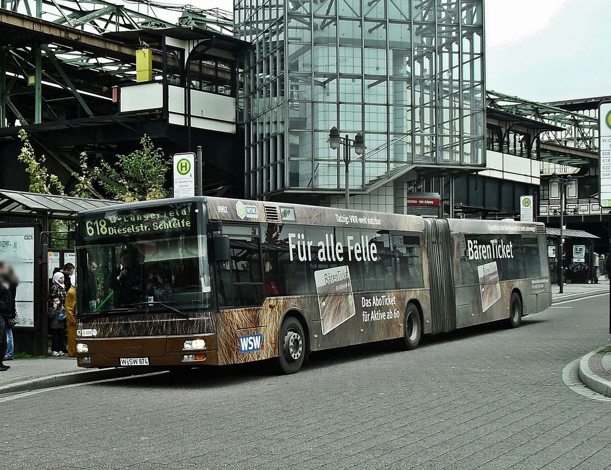 Wuppertal Oberbarmen ,Bus der WSW ,Wuppertal , Aufnahmezeit: 2010:10:28