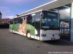 mercedes-benz-integro/261476/mb-bus-von-becker-strelitz-reisen-als MB Bus von Becker-Strelitz Reisen als SEV aufm Busbahnhof in Bergen auf Rgen am 19.4.13 