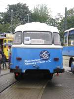 Omnibus ROBUR LO 3001 des Shanty-Cor  Luv & Lee  aus dem Landkreis Bad Doberan (DBR) anllich 130 Jahre Strba in Rostock [27.08.2011] 