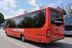 Mercedes-Benz/633455/mercedes-midibus-von-schneiderbus-reisen-aus Mercedes Midibus von SCHNEIDERBUS Reisen aus Wien 06/2017 in Krems.