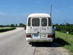 Kuba auf an der Autobahn, hier parkt am 27. Oktober 2007 ein Toyota COASTER Kleinbus.
Zur Raststtte war der Weg ber die Autobahn notwendig.