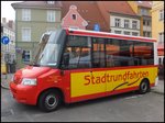 VW Kleinbus von Stadtrundfahrten Stralsund in Stralsund.