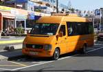 VW/534888/vw-lt-von-canarybus-unterwegs-in VW LT von Canarybus unterwegs in San Agustin, Gran Canaria im Januar 2017
