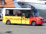 VW/691793/vw-kutsenits-von-busunternehmen-manfred-scholz VW Kutsenits von Busunternehmen Manfred Scholz aus Deutschland in Stralsund.
