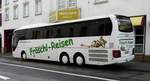 MAN Lions Coach des Busunternehmens  FRSCHL  steht Hotel Mercure in Wiesbaden im Mai 2017