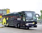 Mercedes Tourismo von Hauser Reisen aus der BRD in Krems gesehen.