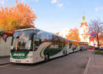 Zwei Mercedes Tourismo von Schlienz Reisen aus der BRD in Krems.