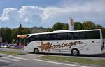 Mercedes-Benz Tourismo/645879/mercedes-tourismo-von-hieringer-reisen-aus Mercedes Tourismo von Hieringer Reisen aus der BRD 2017 in Krems.