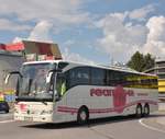 Mercedes Tourismo von Feichtinger Reisen aus sterreich im Mai 2018 in Krems gesehen.