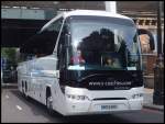 Neoplan Tourliner von S-Coaches aus England in London.