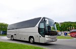 Neoplan Tourliner von K.B.A. Tour aus der CZ in Krems gesehen.