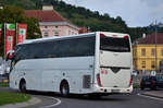 Noge-Scania Touring aus Ungarn in Krems unterwegs.
