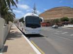 LANZAROTEBUS-Scania Irizar steht auf einem Parkplatz abgestellt in Yaiza auf Lanzarote am 26.4.15
