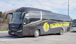 Scania Irizar von  TAJHMAN Tours  aus Maribor steht im November 2019 am Busparkplatz von Schloss Schnbrunn