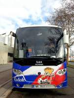 Scania OmniExpress/359414/scania-reisebus-des-tschechischen-fuballteams-im Scania Reisebus des tschechischen Fuballteams im Dez.2013 in Wien Wagramerstr. gesehen.