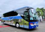 Setra 400er-Serie/273450/setra-s415-gt-hd-von-scenic-toursblaguss SETRA S415 GT-HD von SCENIC tours/Blaguss Slowakia am 2.6.2013 in Krems an der Donau.