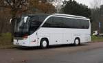 Setra 400er-Serie/389099/reisebus-setra-s-411-hd-der Reisebus Setra S 411 HD der Fa. Richters Reisen am 5.12.2014 auf Rastplatz in Garbsen.