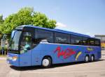 Setra 400er-Serie/472468/setra-416-gt-hd-vom-omnibusunternehmen-walter Setra 416 GT-HD vom Omnibusunternehmen Walter Miller aus der BRD im Juni 2015 in Krems gesehen.