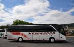 Setra 400er-Serie/476511/setra-415-hd-von-moeseneder-reisen Setra 415 HD von Mseneder Reisen aus sterreich im Juni 2015 in Krems unterwegs.
