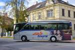 Setra 400er-Serie/657646/setra-411-hd-von-sab-tours Setra 411 HD von SAB tours Reisen aus sterreich 10/2017 in Krems.
