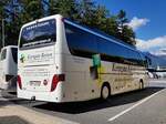 Setra des Busunternehmens KERNGAST-Reisen aus der Steiermark steht am Parkplatz Knigssee
