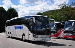 Setra 500er-Serie/478586/setra-516-hd-vom-koenitzer-omnibusbetrieb Setra 516 HD vom Knitzer Omnibusbetrieb aus der BRD im Juni 2015 in Krems.