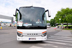 Setra 517 HD von Zwlfer Reisen aus N.. in Krems gesehen.