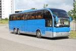 Temsa Diamond/502718/temsa-reisebus-stand-am-18062016-vor-dem Temsa-Reisebus stand am 18.06.2016 vor dem Rostocker Hbf.