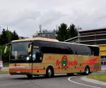 Van Hool T9xx/365188/van-hool-t916-acron-von-frosch Van Hool T916 Acron von Frosch Busreisen aus Deutschland am 11.Mai 2014 in Krems.