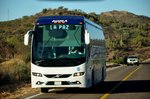 Volvo 9700/490267/volvo-9700-linienbus-von-aguila-auf Volvo 9700 Linienbus von Aguila auf der Route Nr.1 in der Baja California Sur in Mexico gesehen,März 2016