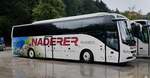 =Volvo von NADERER-Reisen aus Obersterreich steht am Bergwerksparkplatz in Hallein