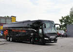 Volvo 9900/537824/volvo-9900-von-schwarz-reisen-aus Volvo 9900 von Schwarz Reisen aus sterreich in Krems gesehen.Mannschaftsbus der 99ers Icehockey Graz.