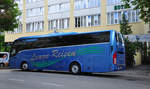 Volvo 9900/541622/volvo-9900-von-lange-reisen-aus Volvo 9900 von Lange Reisen aus der BRD in Krems gesehen.