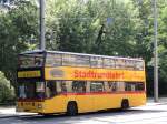 MAN Bus fr die Stadtrundfahrten in Leipzig beim Hauptbahnhof Ende Juli 2015 gesehen.